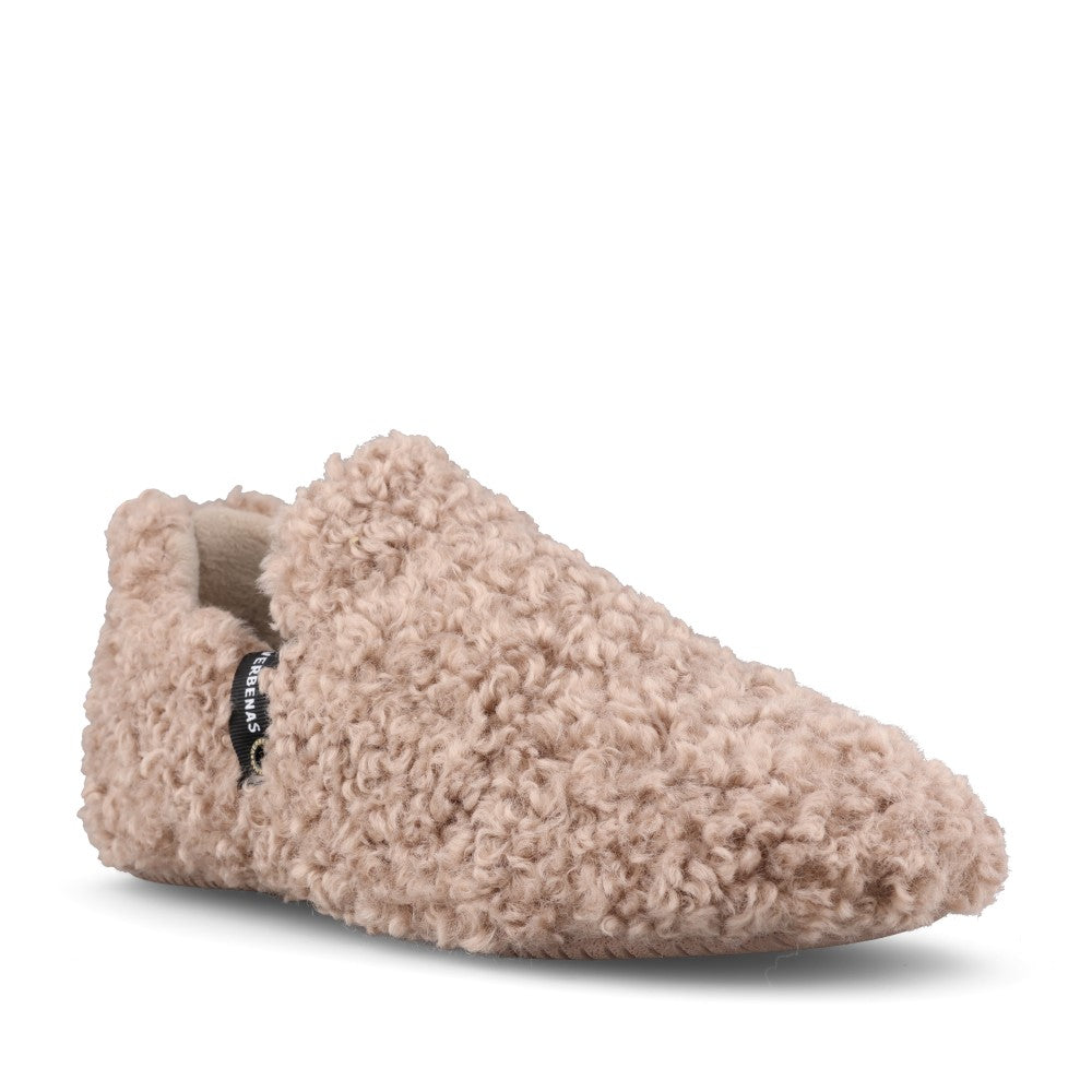Verbenas Ladies Yuk Curly Slipper In Camel