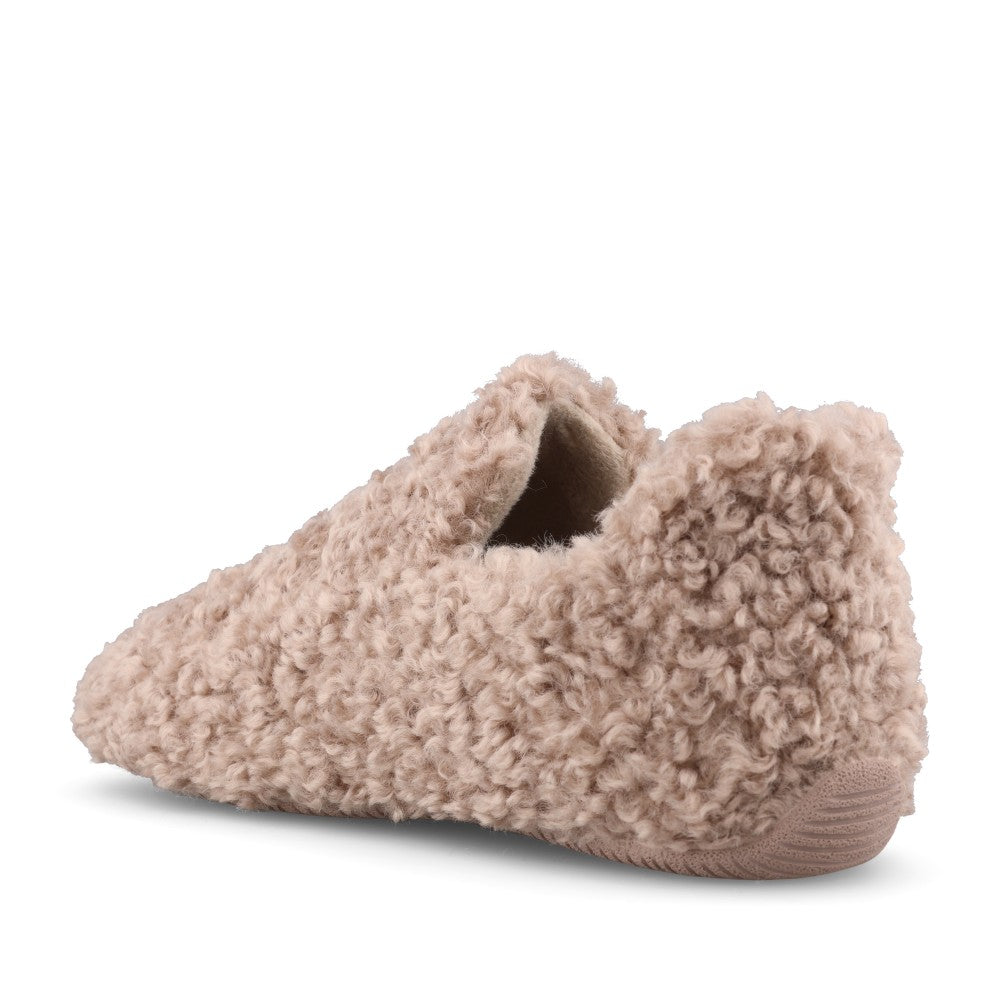 Verbenas Ladies Yuk Curly Slipper In Camel